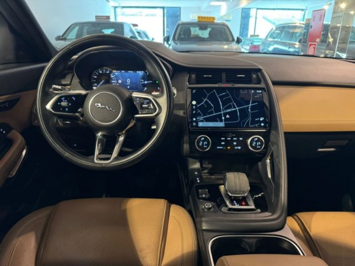 Jaguar E-Pace 2.0d i4 mhev R-Dynamic S awd 163cv auto (13)