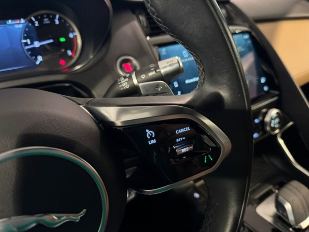 Jaguar E-Pace 2.0d i4 mhev R-Dynamic S awd 163cv auto (16)