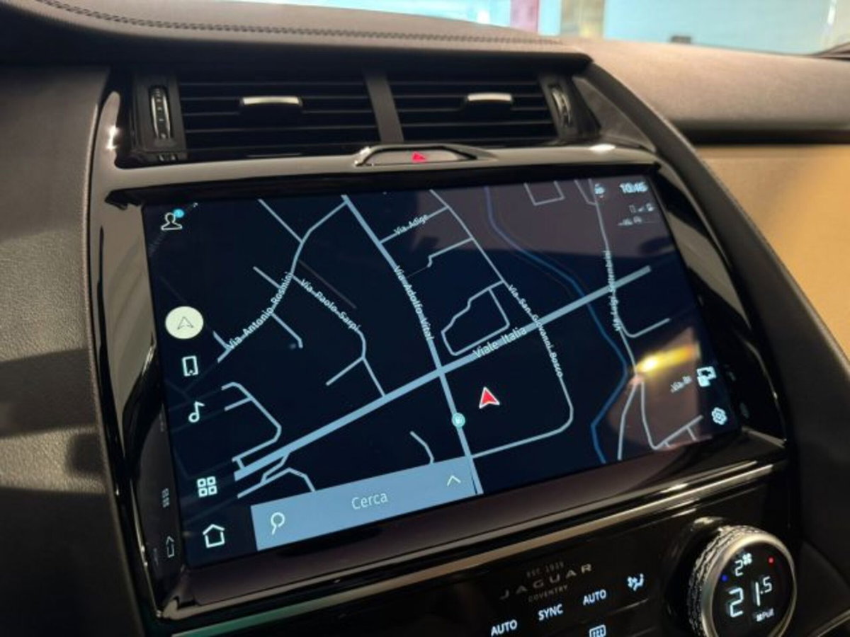 Jaguar E-Pace 2.0d i4 mhev R-Dynamic S awd 163cv auto (17)