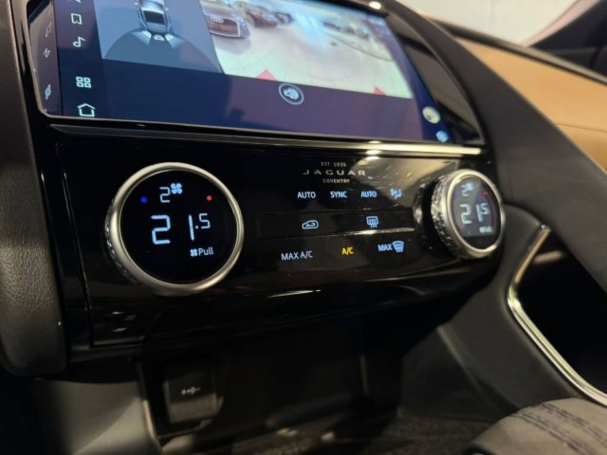 Jaguar E-Pace 2.0d i4 mhev R-Dynamic S awd 163cv auto (20)
