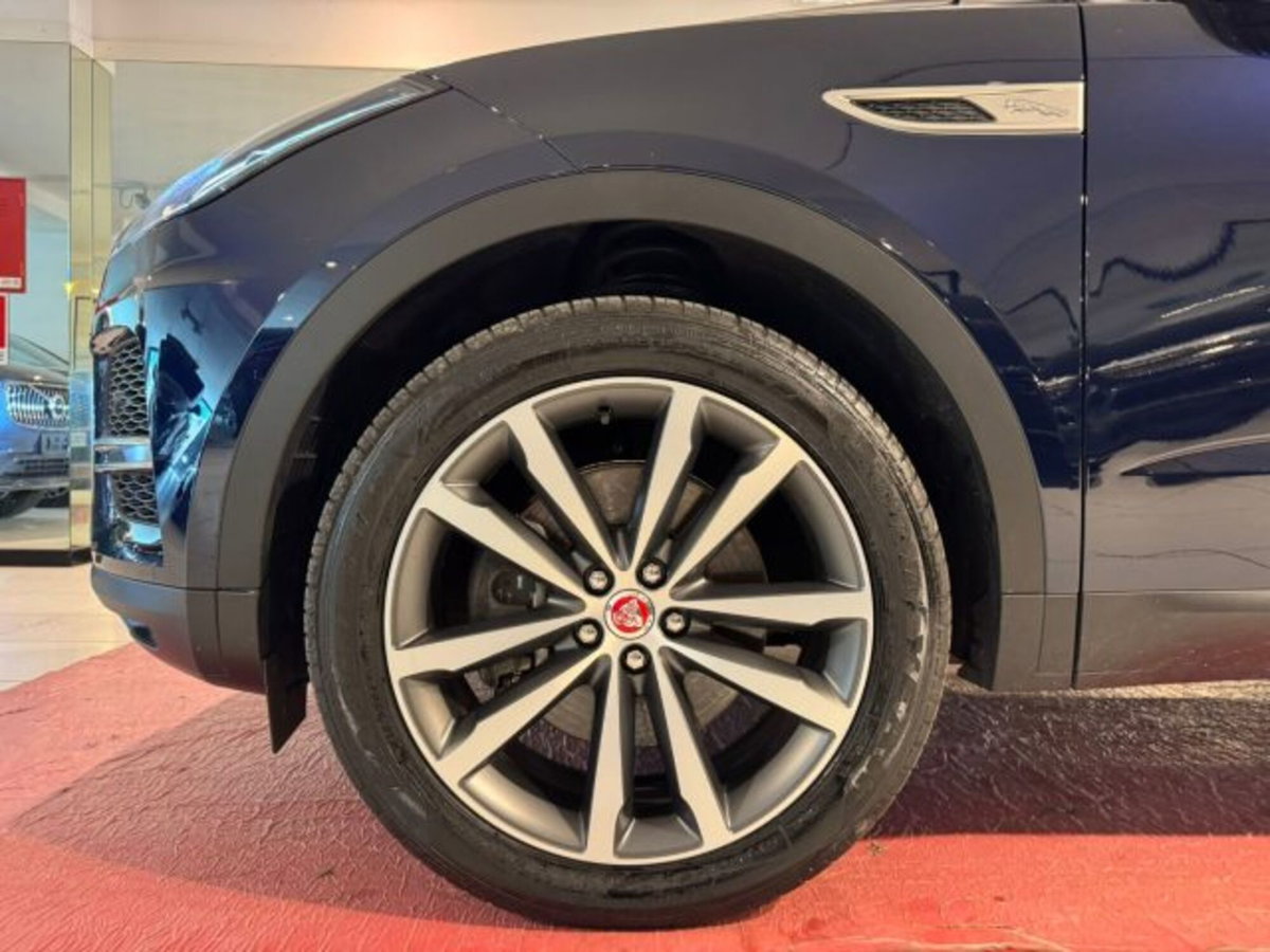 Jaguar E-Pace 2.0d i4 mhev R-Dynamic S awd 163cv auto (4)