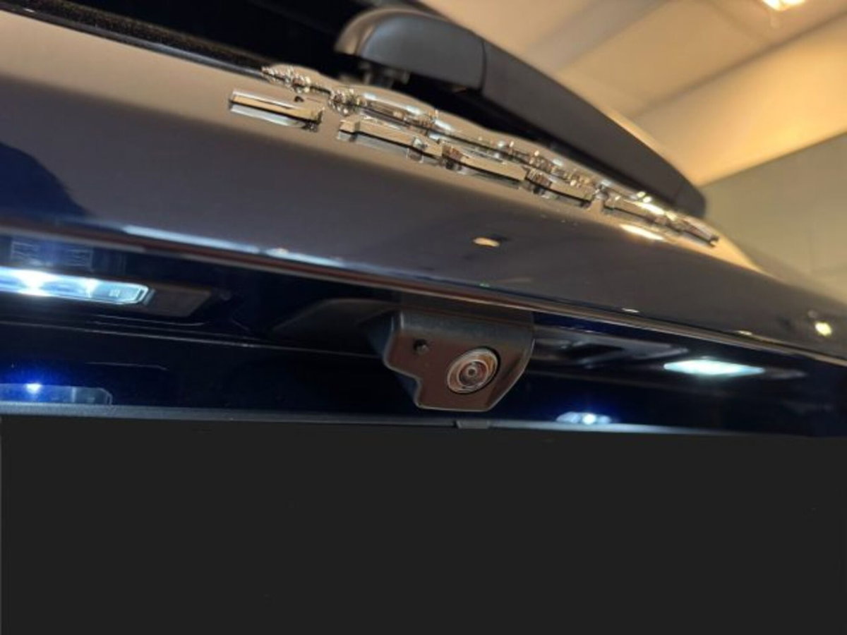 Jaguar E-Pace 2.0d i4 mhev R-Dynamic S awd 163cv auto (8)