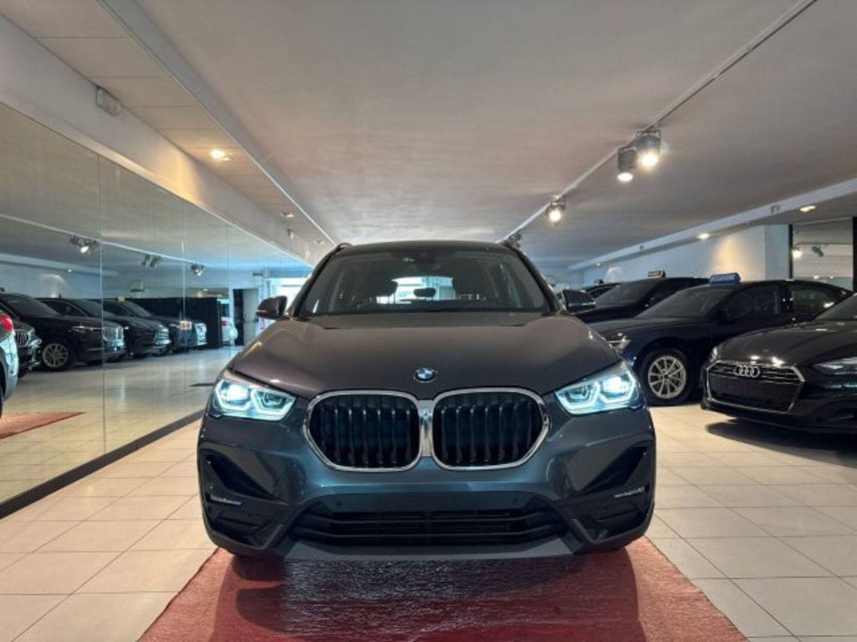 BMW X1 xDrive18d (2)