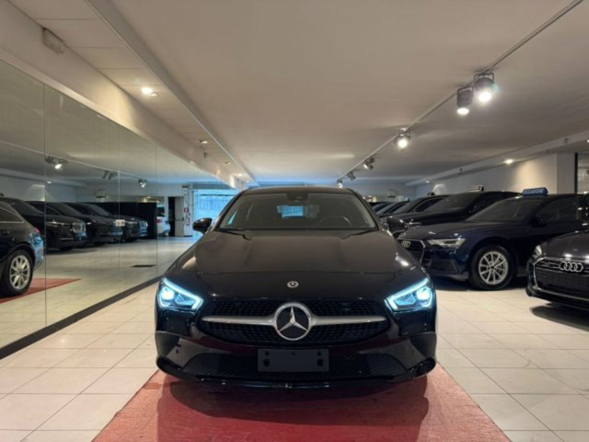Mercedes-Benz CLA Shooting Brake 200 d Advanced auto (2)