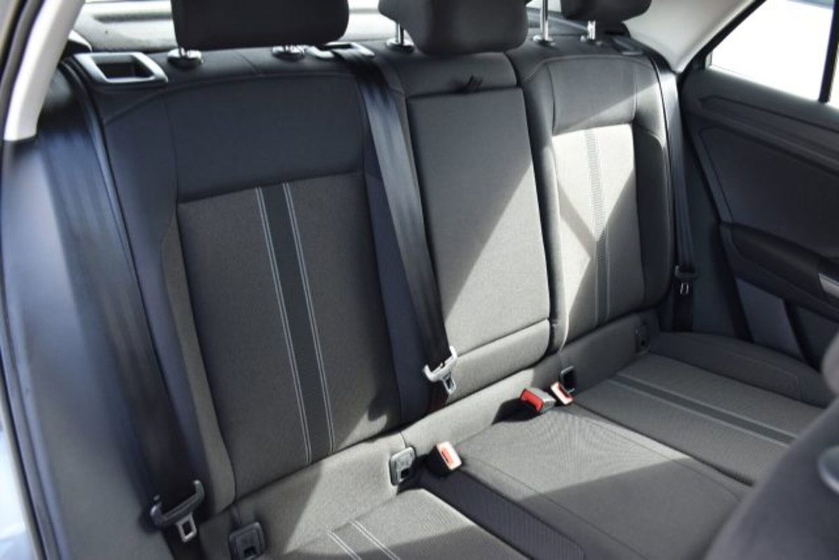Volkswagen T-Roc 1.6 TDI SCR Business BlueMotion Technology (17)
