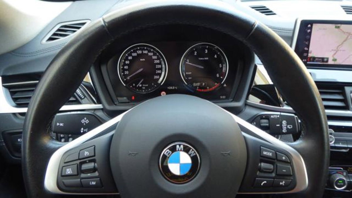 BMW X1 sDrive18d xLine Plus (10)