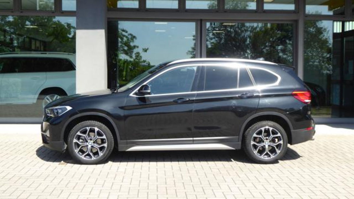 BMW X1 sDrive18d xLine Plus (2)
