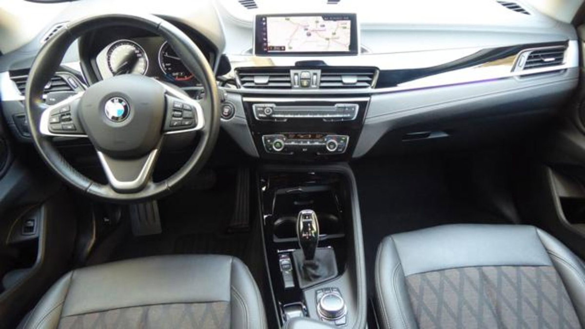 BMW X1 sDrive18d xLine Plus (9)