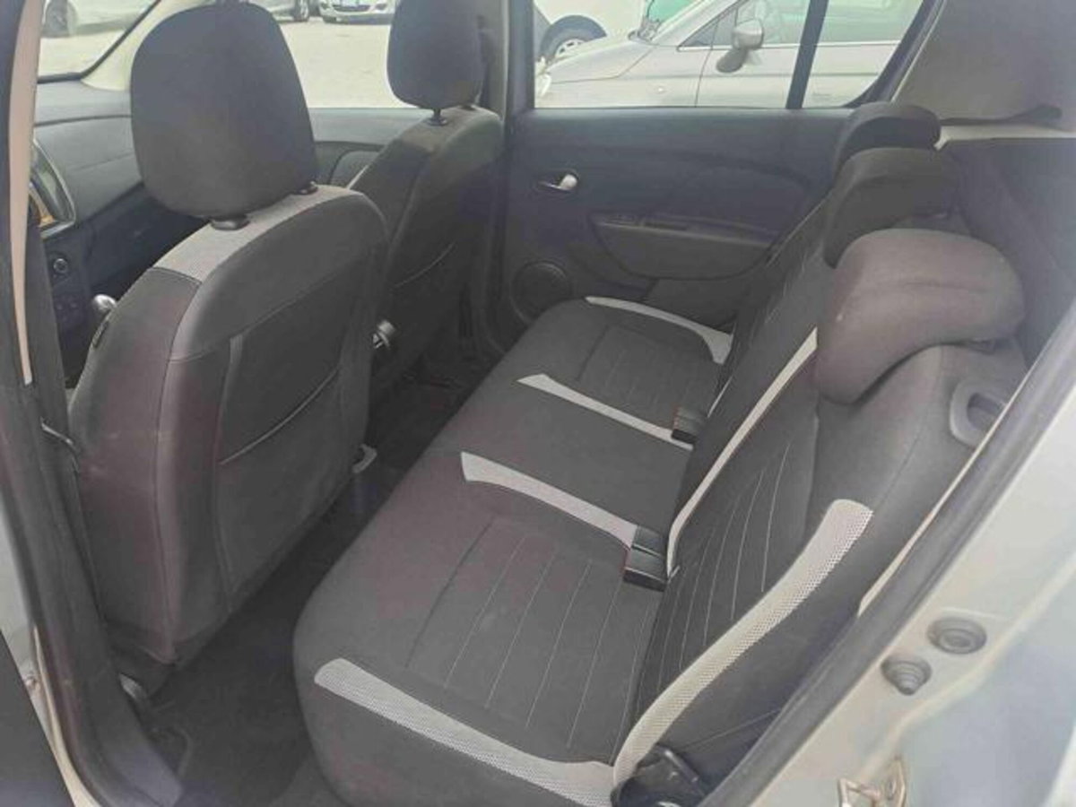 Dacia Sandero Stepway 1.5 Blue dCi 95 CV Comfort (16)