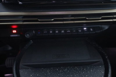 Lancia Ypsilon 1.2 mhev Edizione Cassina e-dct (13)