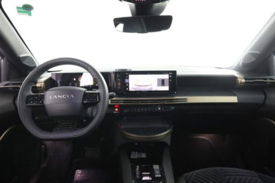 Lancia Ypsilon 1.2 mhev Edizione Cassina e-dct (4)