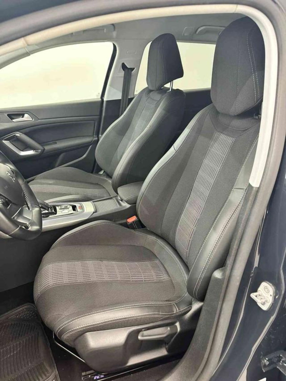Peugeot 308 SW PureTech T. 130 S&S EAT8 Allure Pack (9)