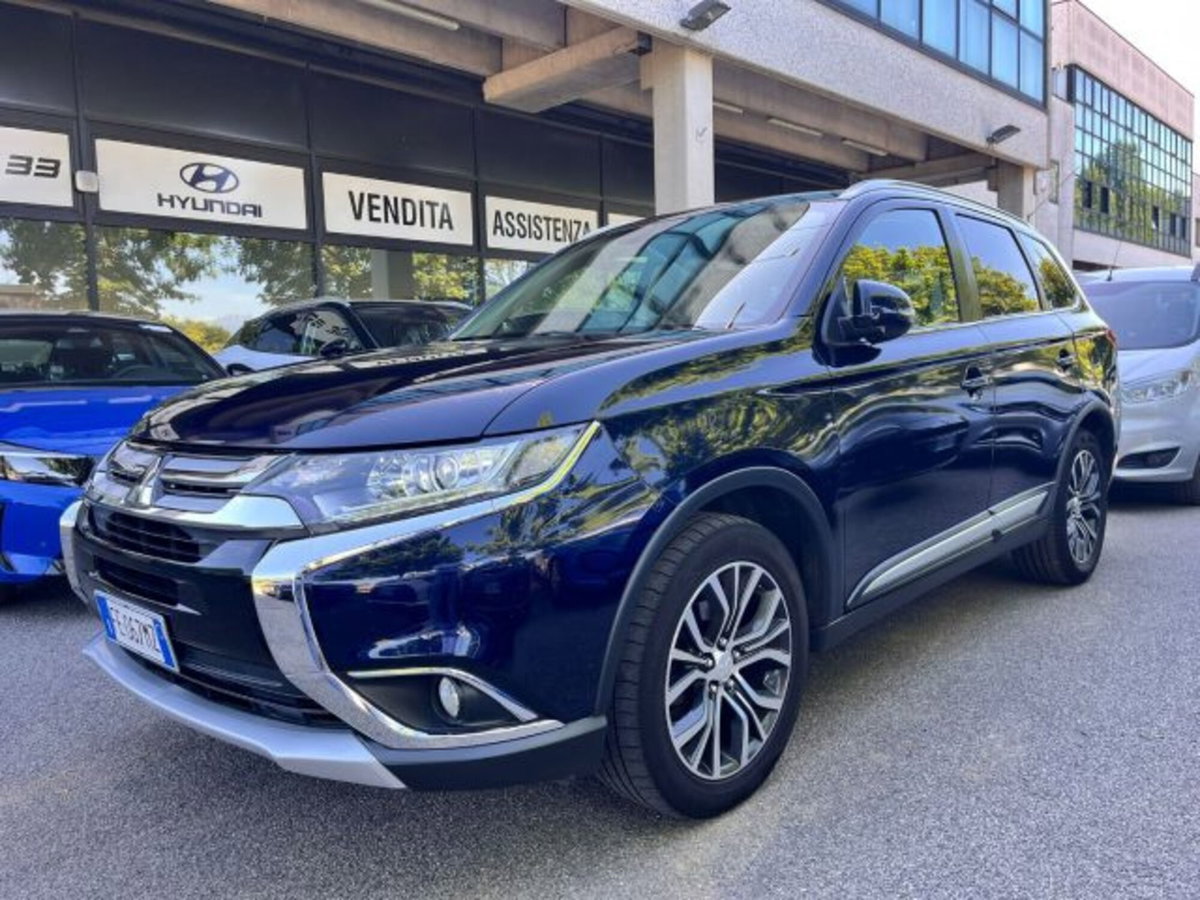 Mitsubishi Outlander 2.2 DI-D 4WD Instyle Plus Navi