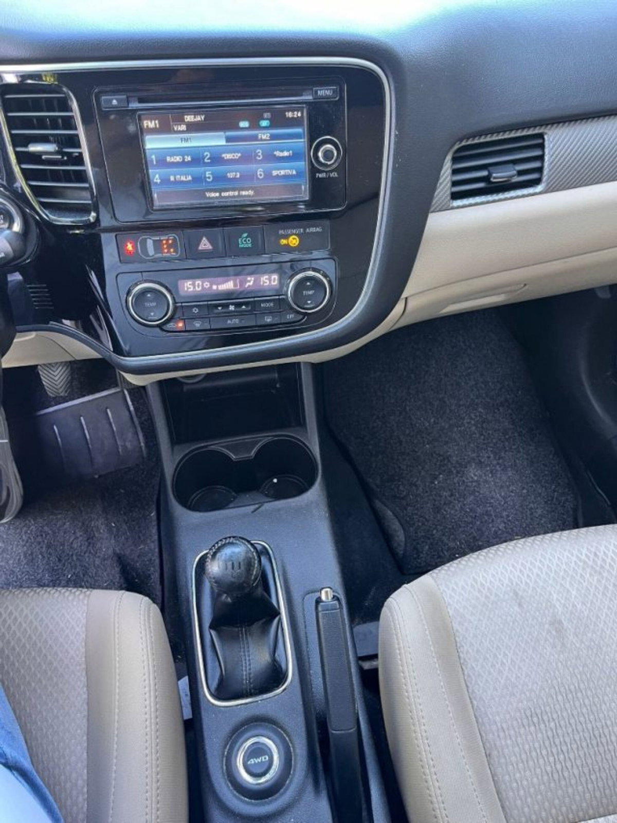 Mitsubishi Outlander 2.2 DI-D 4WD Instyle Plus Navi (15)