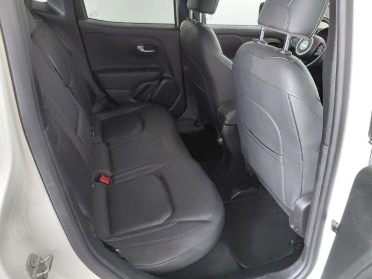 Jeep Renegade 1.3 T4 190CV PHEV 4xe AT6 Limited (5)