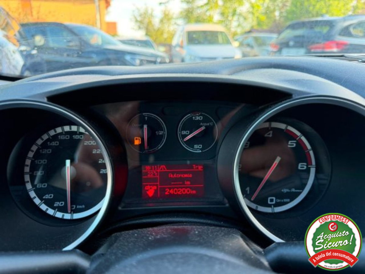 Alfa Romeo Giulietta 1.6 JTDm-2 Distinctive (9)