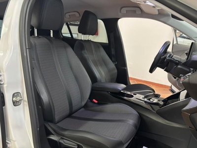 Peugeot 2008 BlueHDi 130 S&S EAT8 Allure Pack (13)