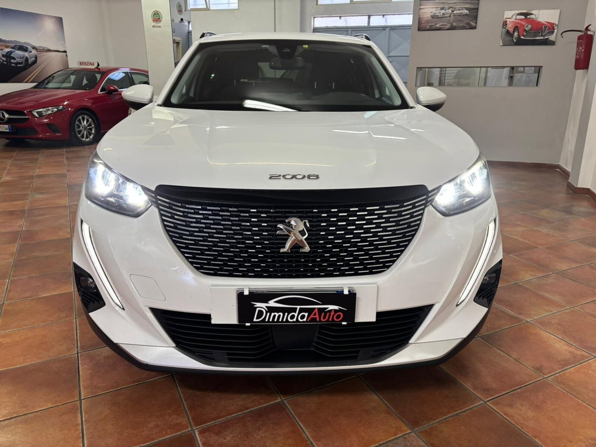 Peugeot 2008 BlueHDi 130 S&S EAT8 Allure Pack (3)