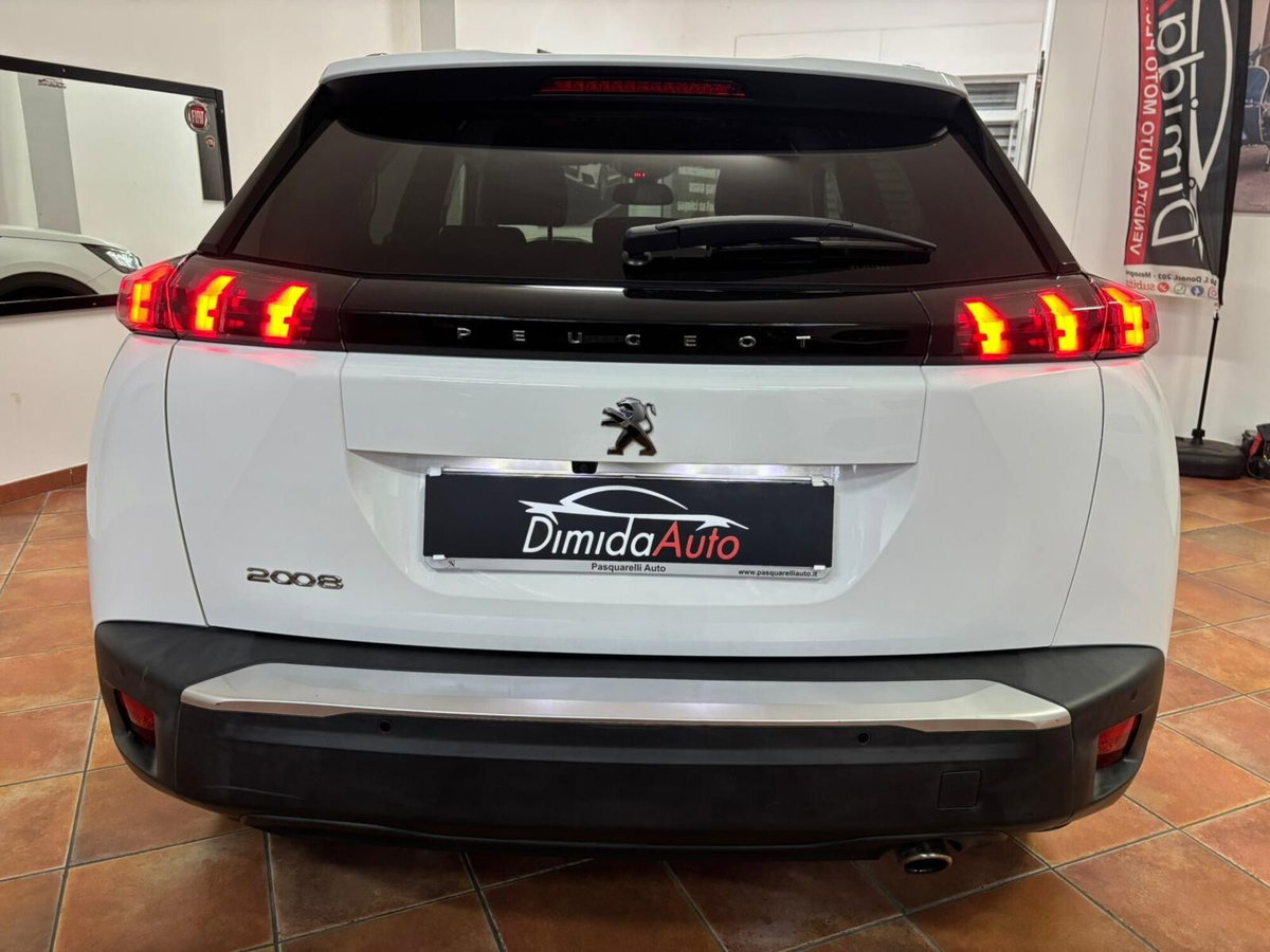 Peugeot 2008 BlueHDi 130 S&S EAT8 Allure Pack (8)