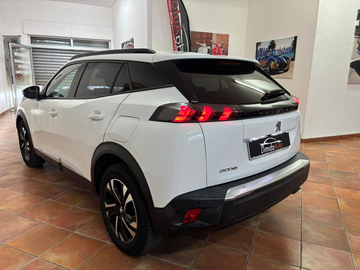 Peugeot 2008 BlueHDi 130 S&S EAT8 Allure Pack (9)