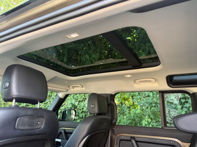 Land Rover Defender 110 2.0 SD4 AWD Auto (13)