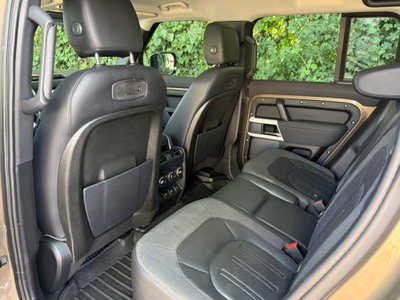 Land Rover Defender 110 2.0 SD4 AWD Auto (15)