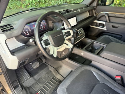Land Rover Defender 110 2.0 SD4 AWD Auto (8)