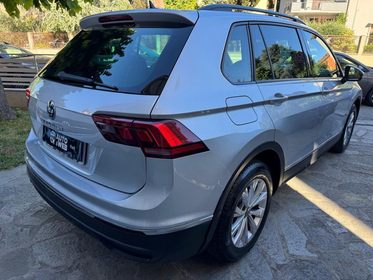 Volkswagen Tiguan 2.0 TDI 150 CV SCR DSG 4MOTION Life (9)