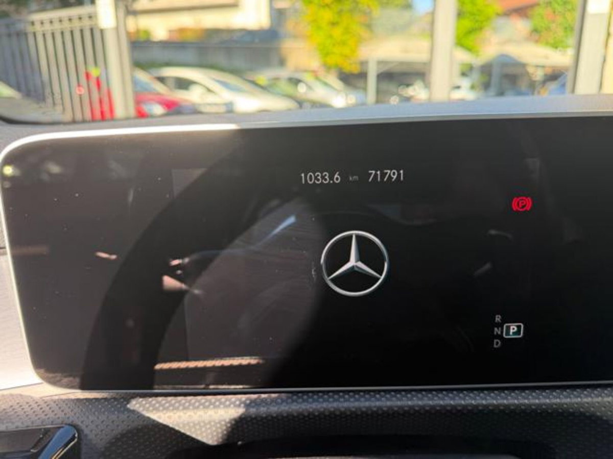 Mercedes-Benz Classe A 200 AMG Line Premium Plus auto (9)