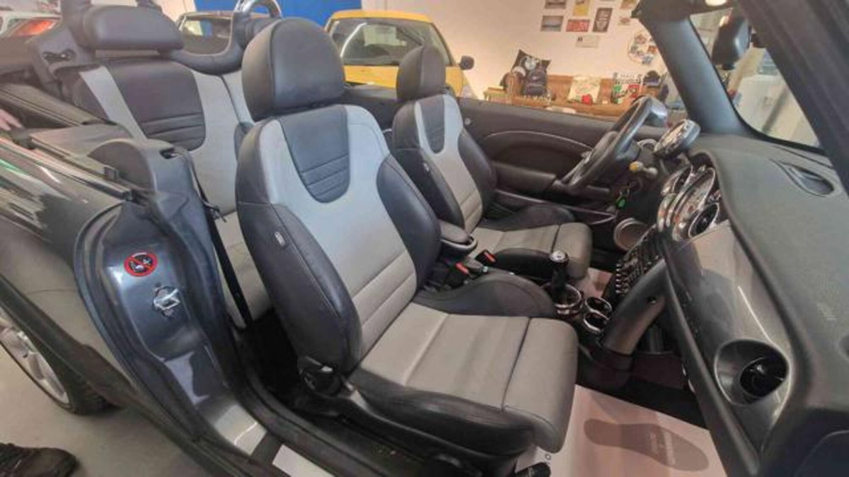 MINI Mini Cabrio 1.6 16V John Cooper Works Cabrio (12)