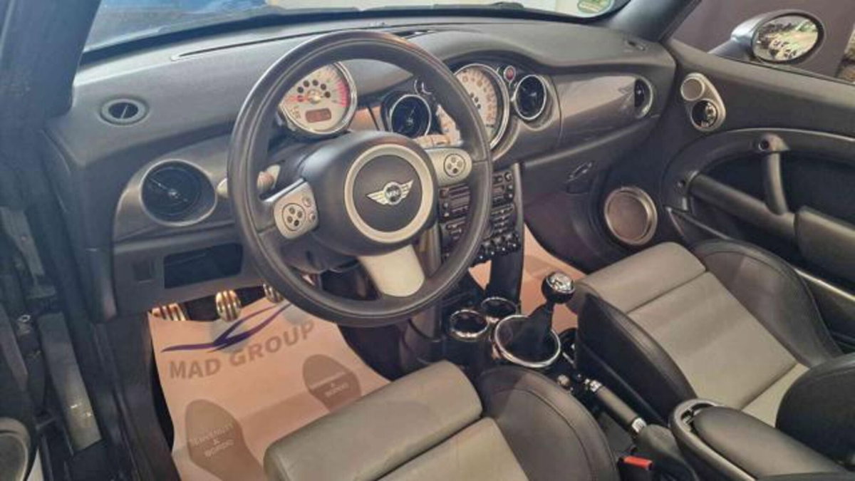 MINI Mini Cabrio 1.6 16V John Cooper Works Cabrio (9)
