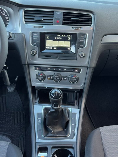 Volkswagen Golf 1.6 TDI 5p. Trendline BlueMotion Technology (13)