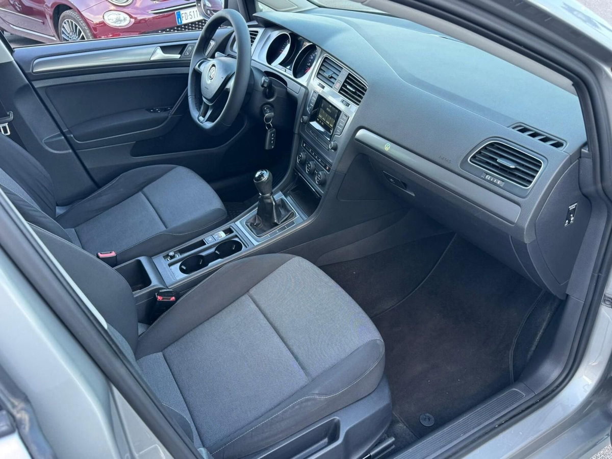 Volkswagen Golf 1.6 TDI 5p. Trendline BlueMotion Technology (9)