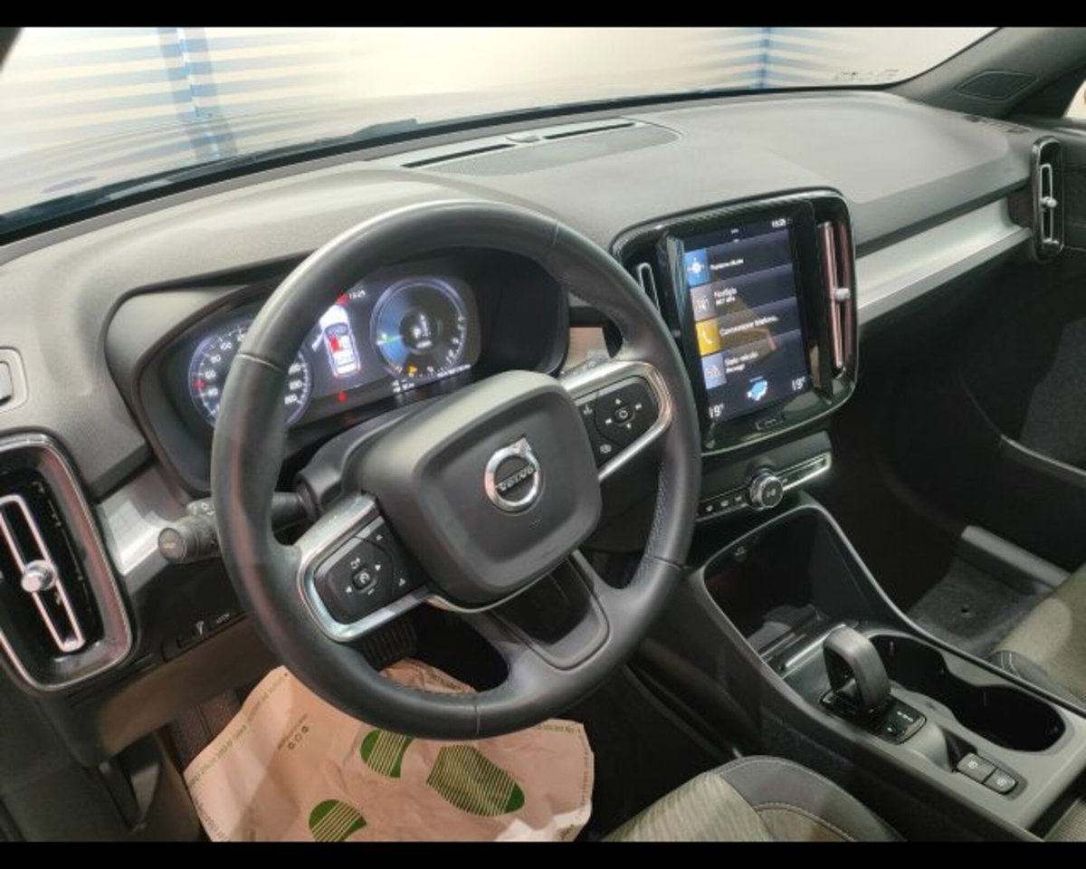 Volvo XC40 T4 Recharge Plug-in Hybrid Inscription Expression (6)