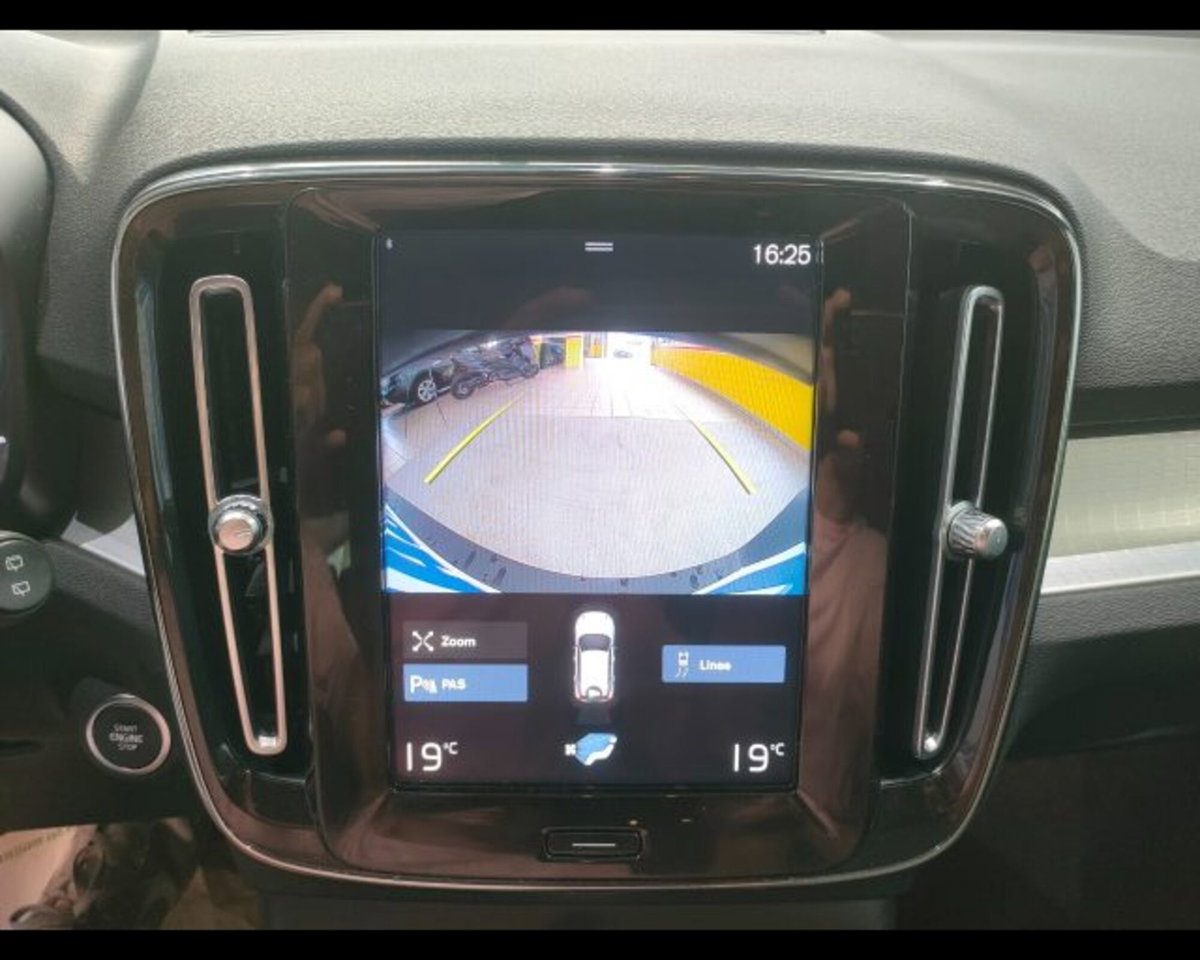 Volvo XC40 T4 Recharge Plug-in Hybrid Inscription Expression (9)