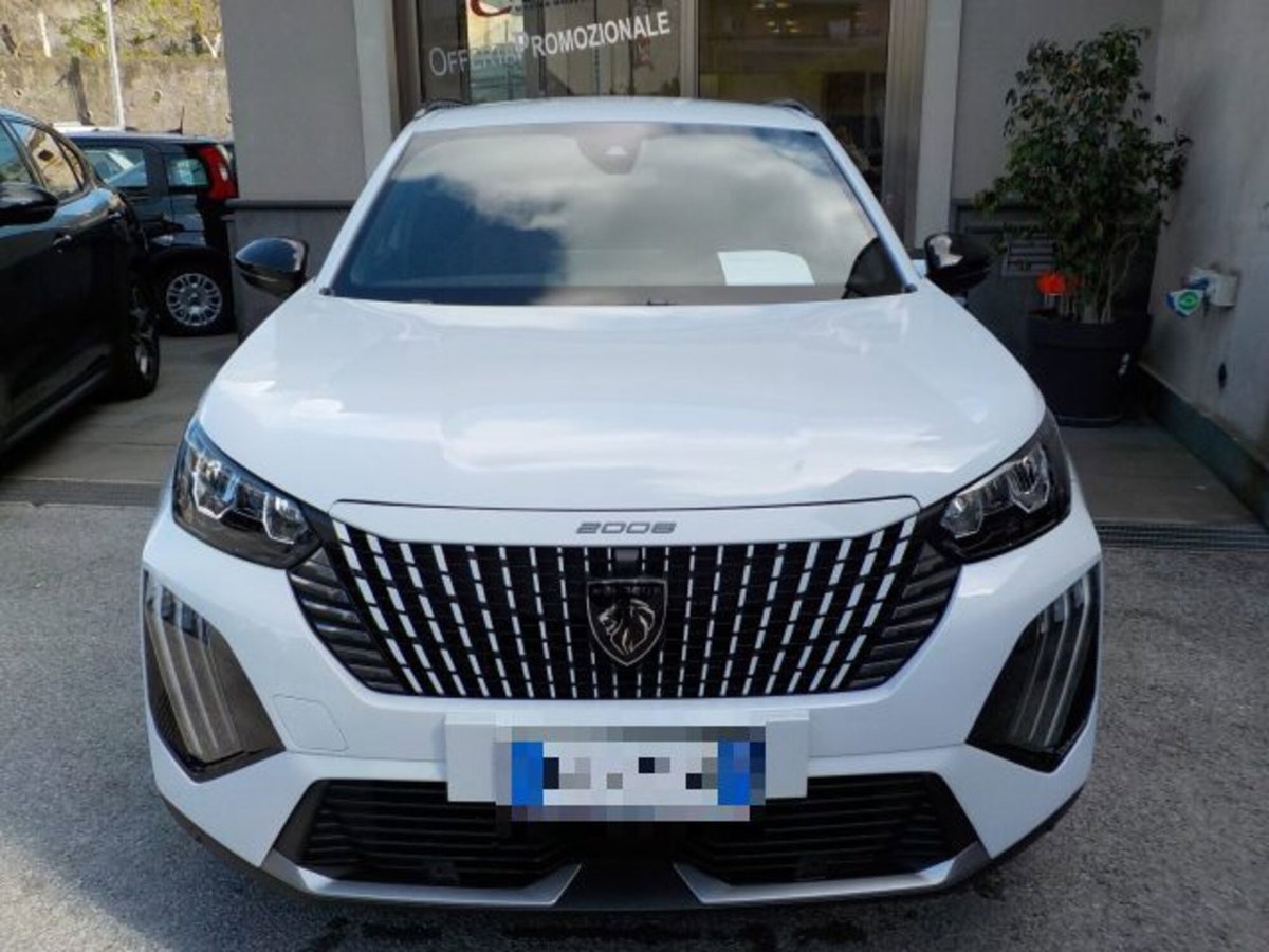 Peugeot 2008 PureTech 100 S&S Allure (2)