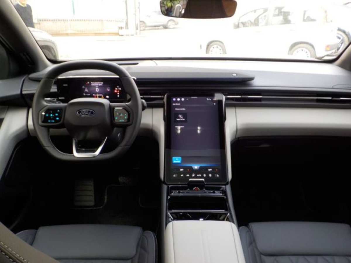 Ford Explorer Standard Range rwd 170cv auto (6)