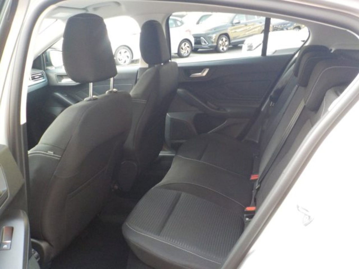 Ford Focus 1.0 EcoBoost 125 CV Start&Stop ST Line (8)