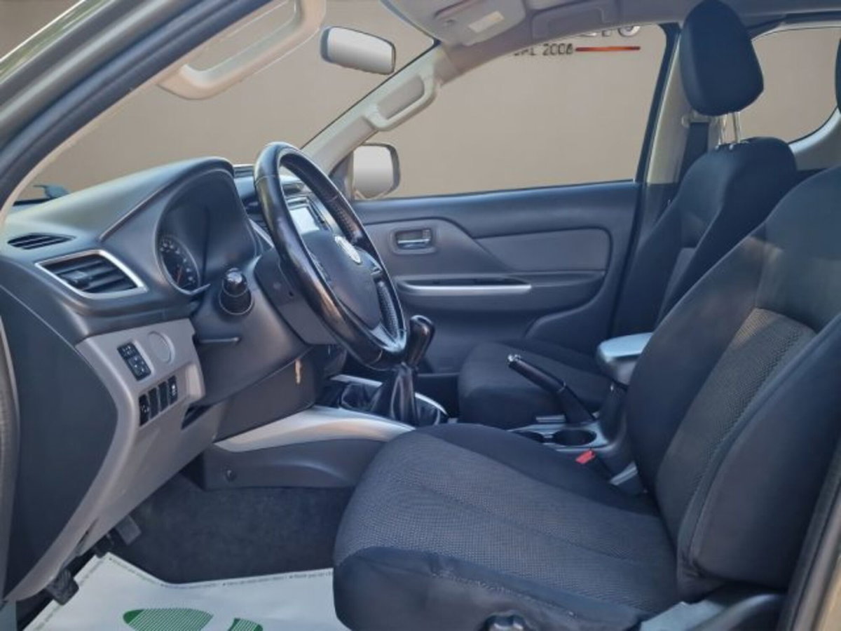 Mitsubishi L200 2.4 DI-D/181CV Club Cab Intense Hp Mivec SDA (9)