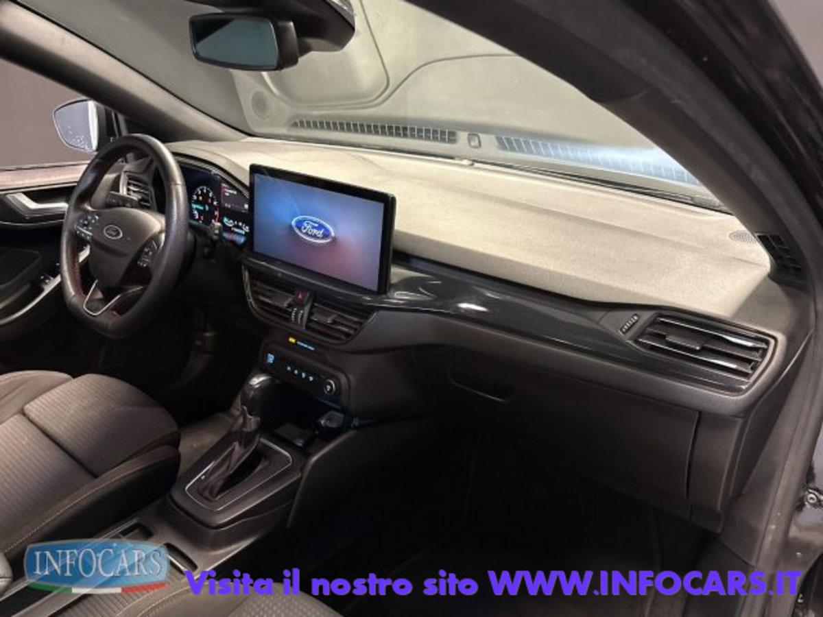 Ford Focus Station Wagon 1.0 EcoBoost Hybrid 155 CV SW ST-Line (12)