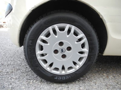 Lancia Ypsilon 16V Oro (14)