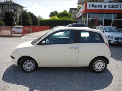 Lancia Ypsilon 16V Oro (2)