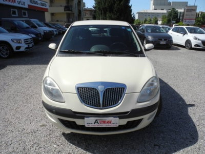 Lancia Ypsilon 16V Oro (3)