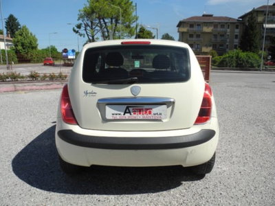 Lancia Ypsilon 16V Oro (4)