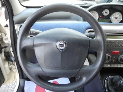 Lancia Ypsilon 16V Oro (5)