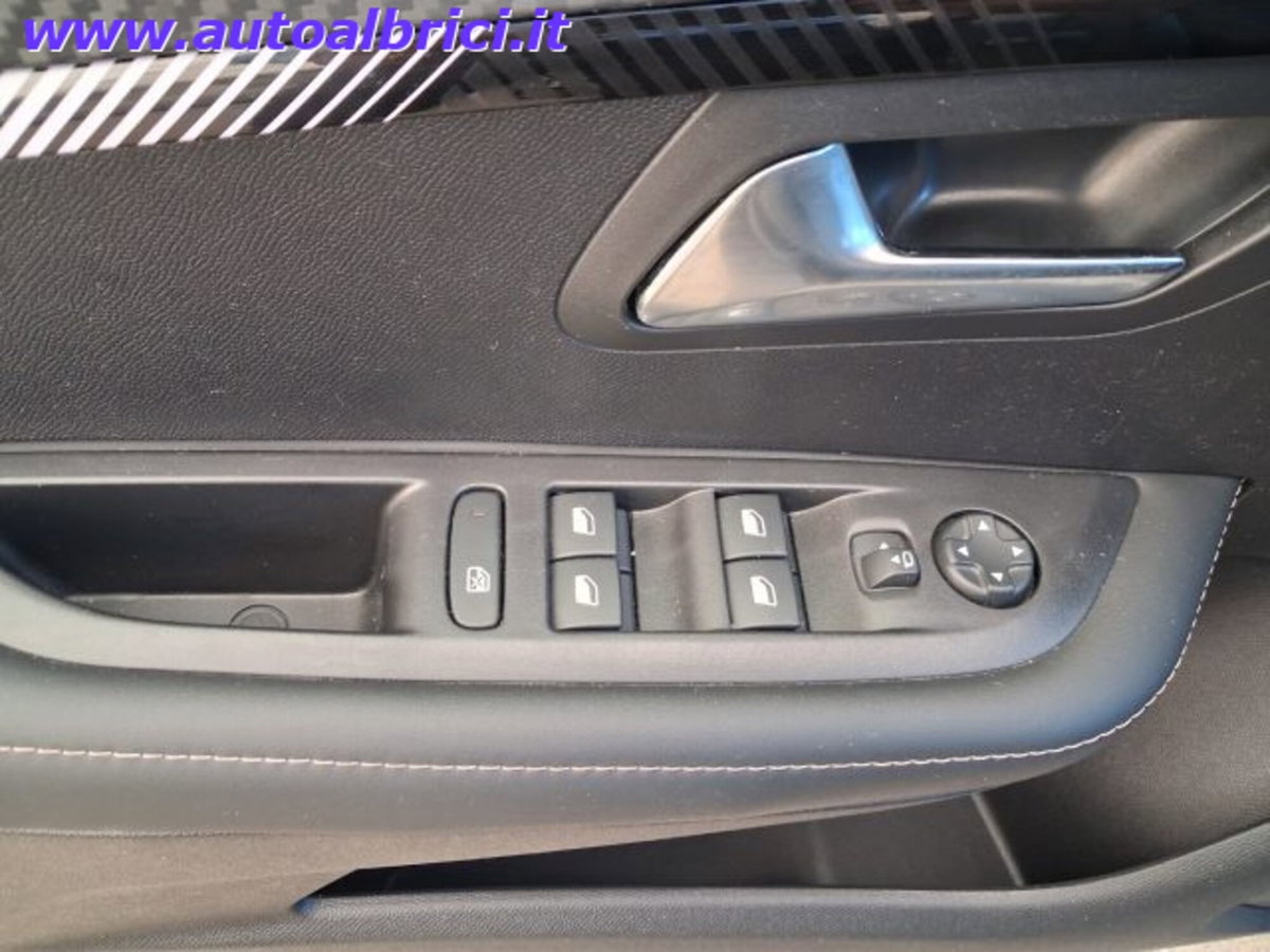 Peugeot 208 1.2 puretech Active s&s 100cv (14)