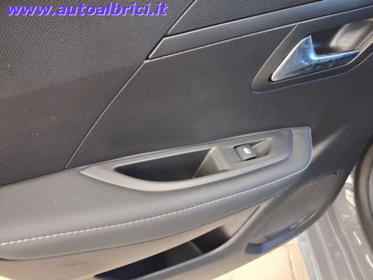 Peugeot 208 1.2 puretech Active s&s 100cv (17)