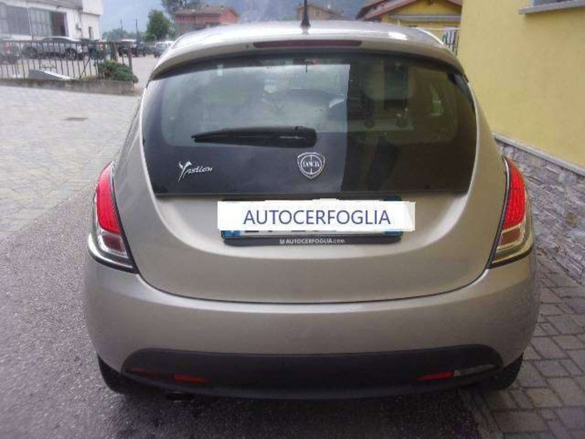 Lancia Ypsilon 1.2 69 CV 5 porte Gold (4)