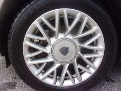 Lancia Ypsilon 1.2 69 CV 5 porte Gold (8)