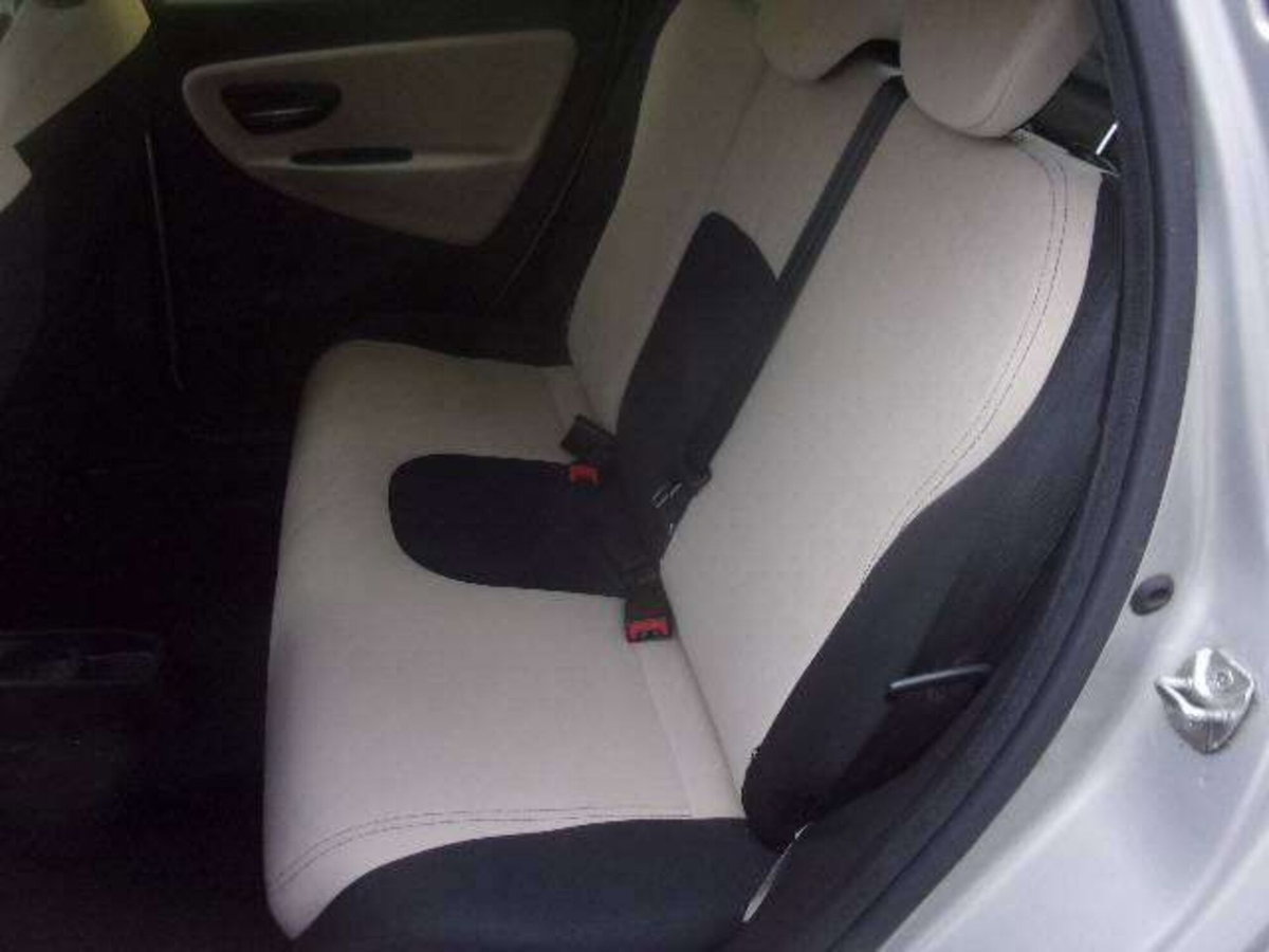 Lancia Ypsilon 1.2 69 CV 5 porte Gold (9)